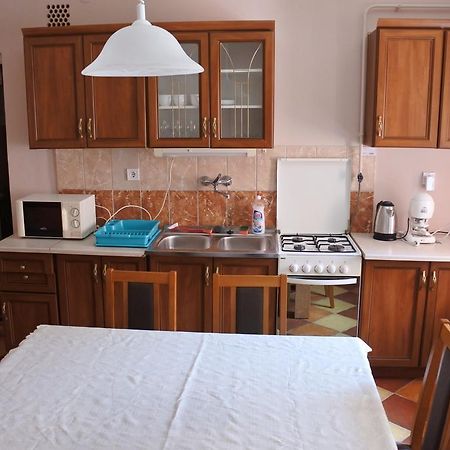 Kisasszony Apartman Еґер Екстер'єр фото