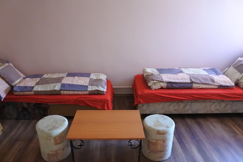 Kisasszony Apartman Еґер Екстер'єр фото