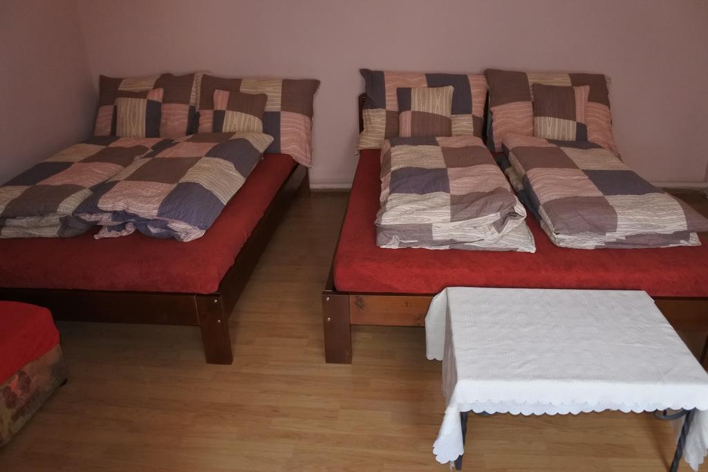 Kisasszony Apartman Еґер Екстер'єр фото