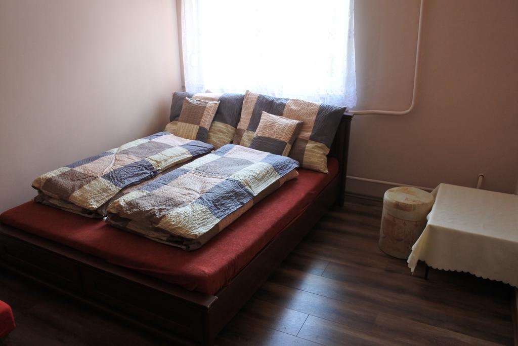 Kisasszony Apartman Еґер Екстер'єр фото