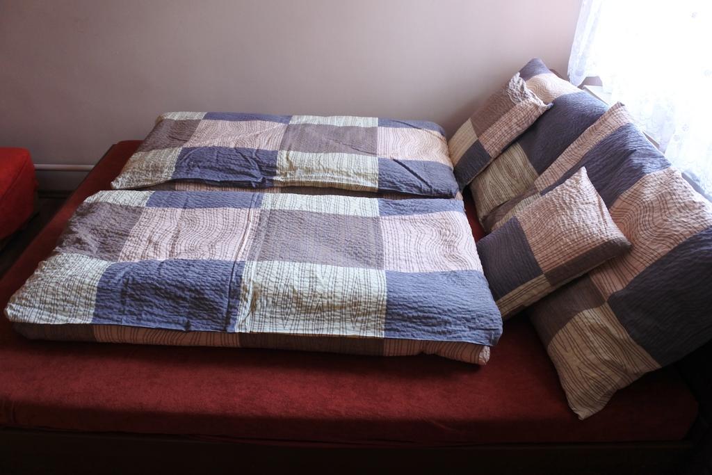 Kisasszony Apartman Еґер Екстер'єр фото