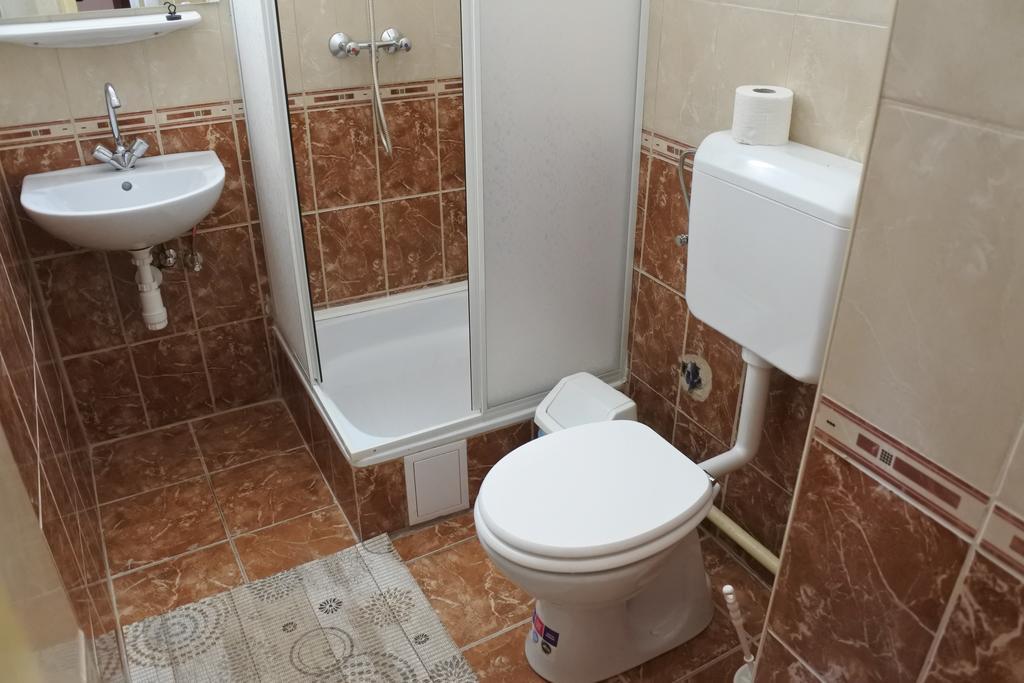 Kisasszony Apartman Еґер Екстер'єр фото