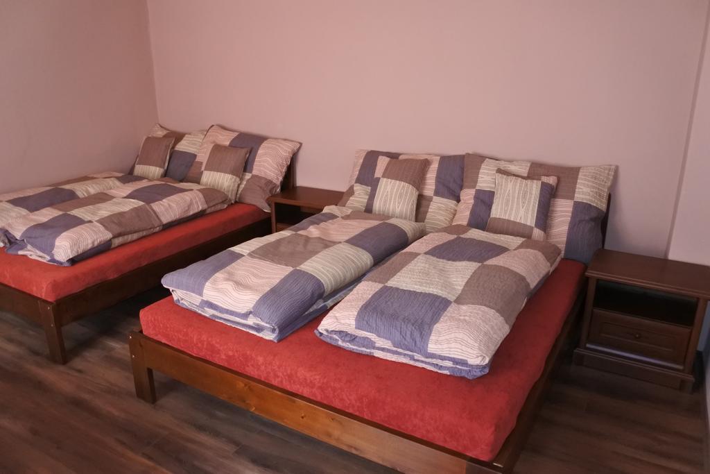 Kisasszony Apartman Еґер Екстер'єр фото